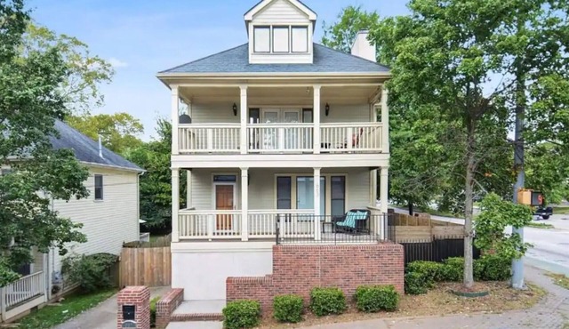 Charming 3-bedroom house in wonderful downtown Atlanta.