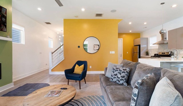 Charming 3BR Charlotte Holiday Home with Patio