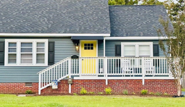 Charming 4-bedroom home located in Historic District of Downtown of Conway, SC!