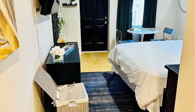 Charming 5 Star Private Room in Safe Neighborhood! MUST SEE! in Baltimore