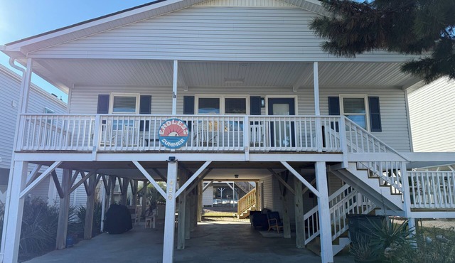 Charming and cozy house in Sunset Beach and only a 5 min walk to the beach!