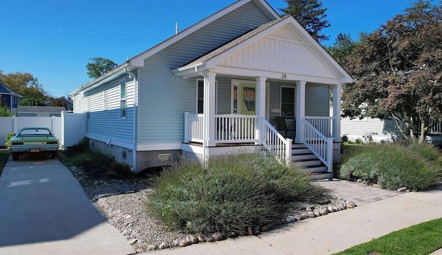 Charming Bay District Retreat