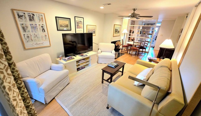 Charming cozy English style apartment w AC in Lively Kalorama/Adams Morgan