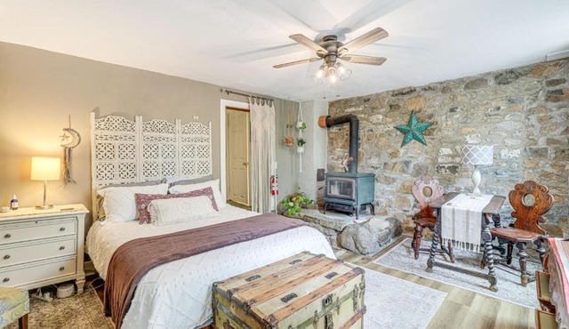 Charming Getaway < 1 Mi to Downtown Lambertville!