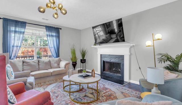 Charming Retreat Prime Location & Kids' Playground