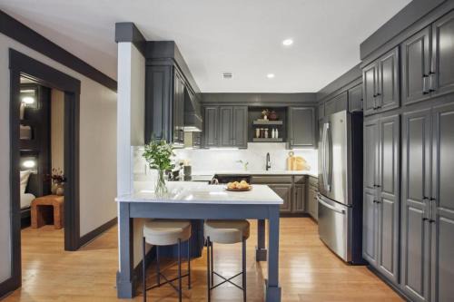 Charming Townhome Near Forsyth Park Free Parking