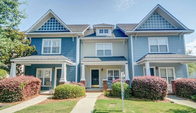 Charming Townhouse- Columbia SC Close to Downtown