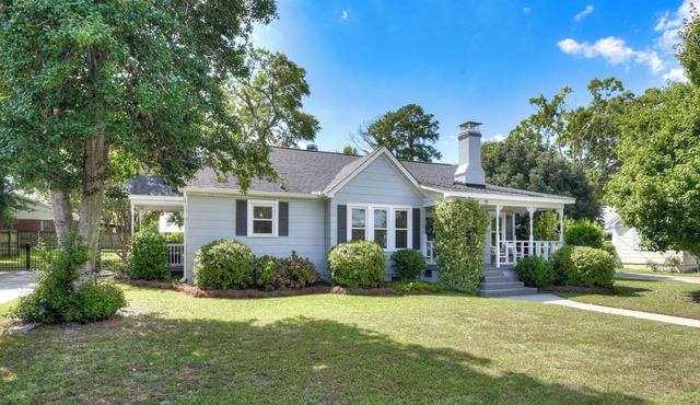 Charming Vintage Bungalow Near USC & Downtown with Big Fenced In Backyard