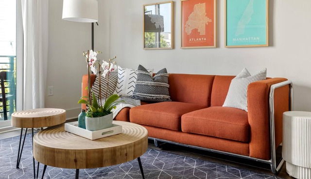 Cheerful Townhome with Garage | EAV | LOCAL