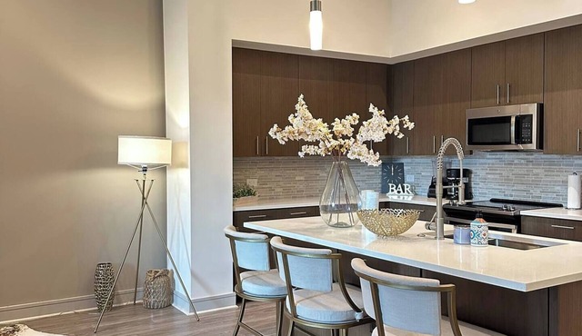 Chic 1100 SQ FT 1 Bedroom Midtown ATL