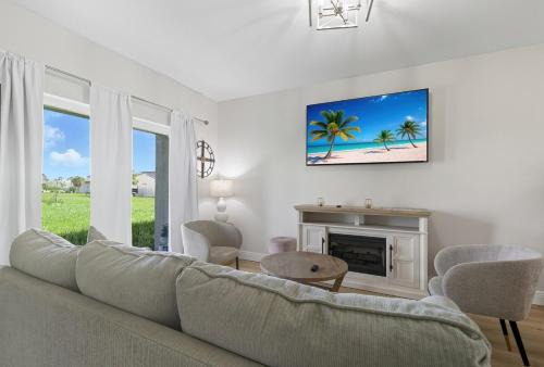 Chic 3BR, 2BA -Brand New!