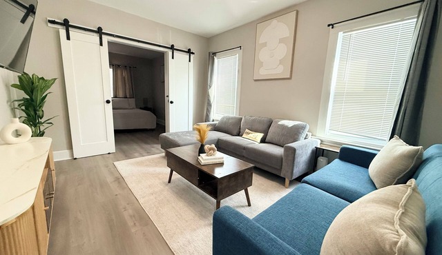 Chic 3BR Apartment, 25 mins from Major international sporting event Games + Easy Access to NYC