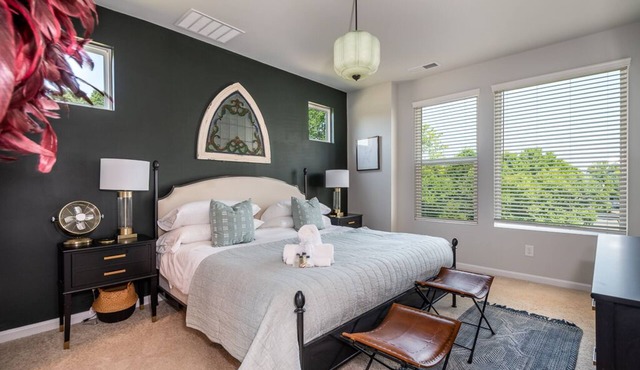 City Views + Steps to Camp North End +1.5 miles from Uptown