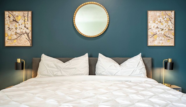 Classy Studio Home l King bed l Garage IPool l near DC/Metro/Mall