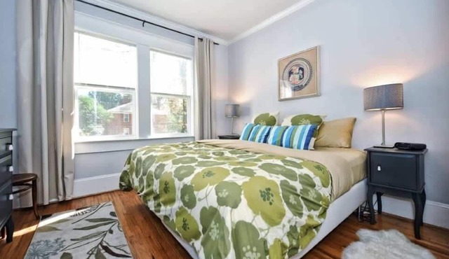 Clean Dilworth 1BR King Condo | Balcony | Walkable