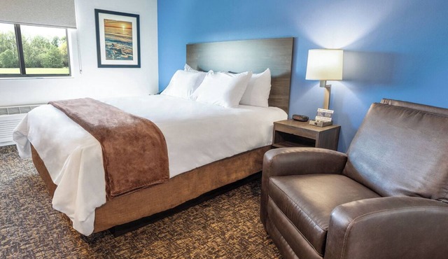 Clean, Pet-Friendly Room w/Kitchenette Near Downtown Augusta Hotspots