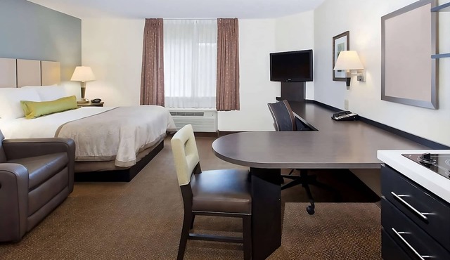 Close to Concord Park! Pet-friendly Suite with Private Kitchen! Parking, Gazebo!