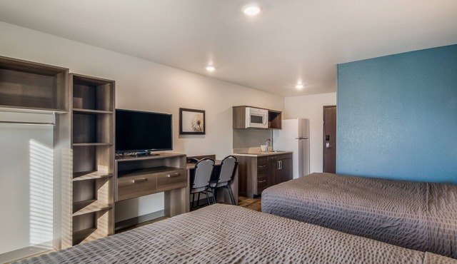 Close to Michelin HQ & Paris Mountain Park! Pets Are Welcome, Free Parking!