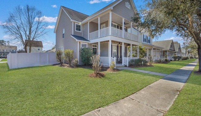 Coastal Quarters dog friendly, 4 bedroom home in Old Town Bluffton