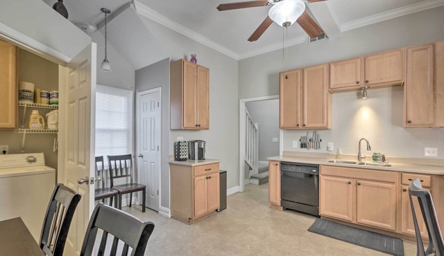 Columbia Home w/Spacious Yard < 2 Mi to Dtwn