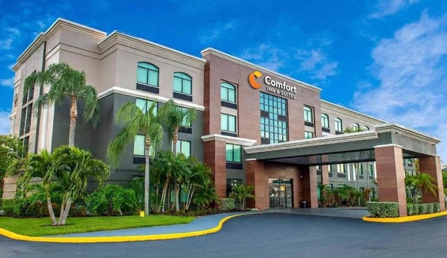 Comfort Inn & Suites Clearwater South
