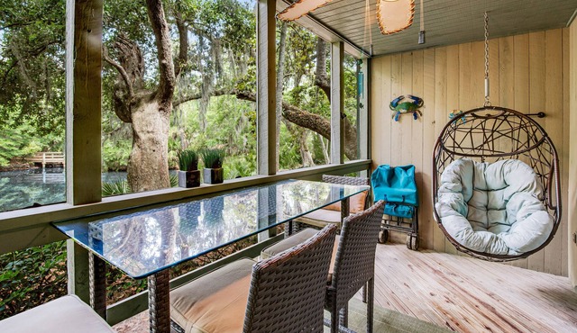 Comfy, Renovated Condo w/Lakefront View, Central AC, WiFi, & Access to Beach