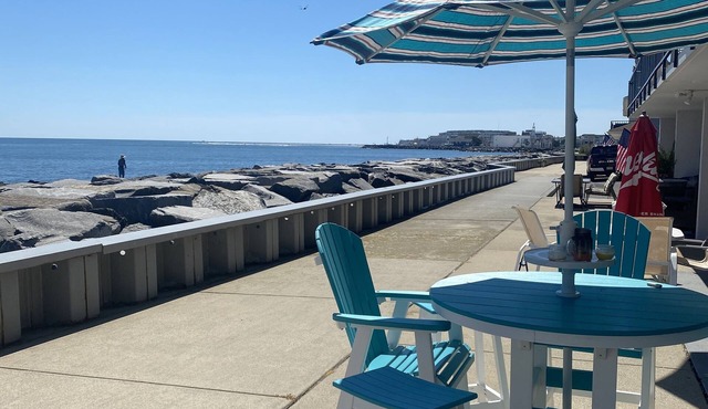 Condo on the ocean with a million dollar view, world class fishing, and sea walk
