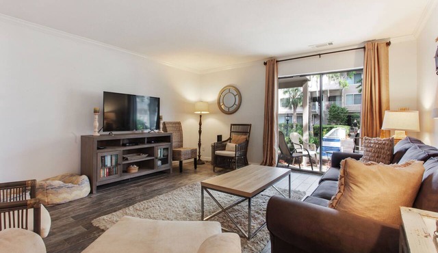 Courtside 94 - Updated Ground Floor 2 bedroom