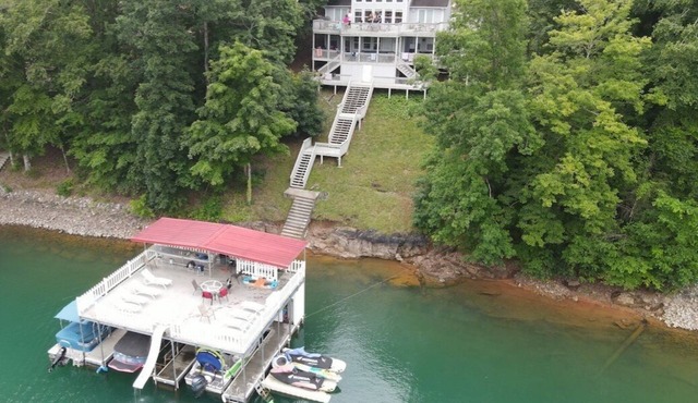 Covered Bar & Dock - Safe Cove 360LB ICE MACHINE Slide Hottub 4MstrBd Canoe WIFI