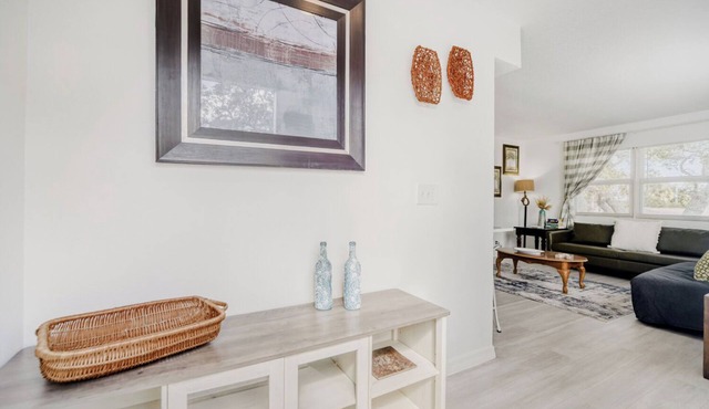 Cozy 1-bedroom apartment in serene Melbourne with AC
