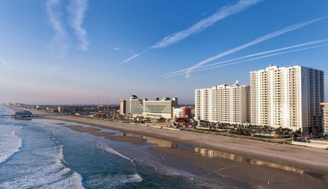 Cozy 2-Bedroom Deluxe Suite in Beautiful Daytona Beach!