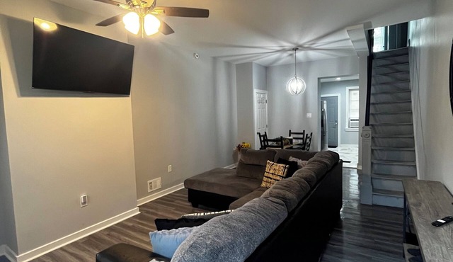 Cozy 2-Bedroom House in Philadelphia