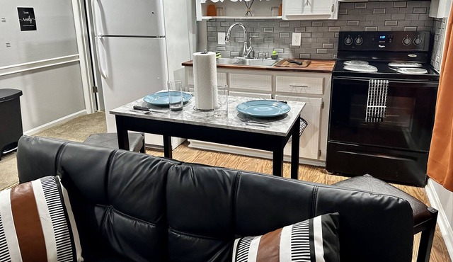 Cozy 2BR Getaway-Fully Furnished-10min To Airport