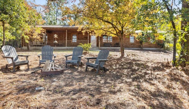 Cozy Cabin on Chateau | Waterfront | Sleeps 12