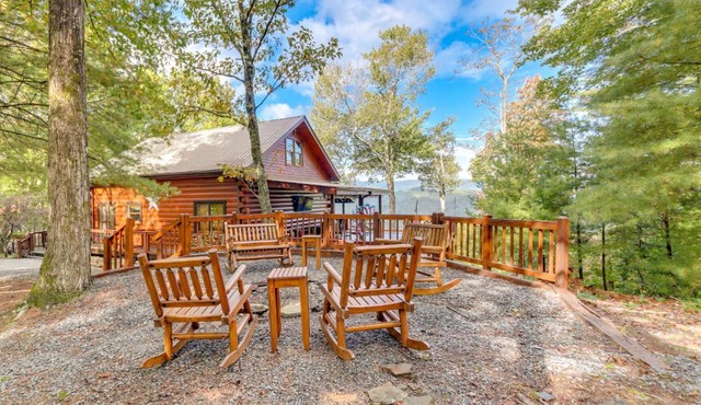 Cozy Cherry Log Cabin w/Hot Tub & Mountain Views!