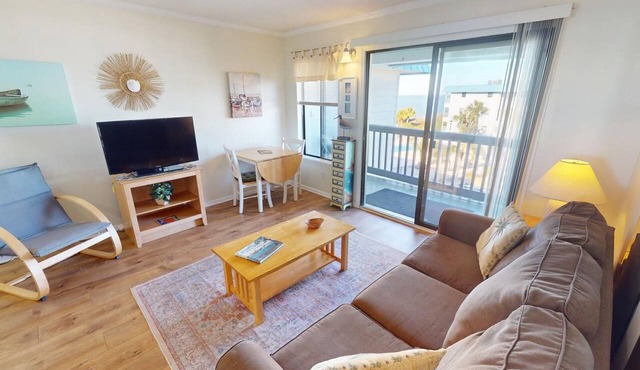 Cozy Coastal Condo w/Water Views & Pool Access