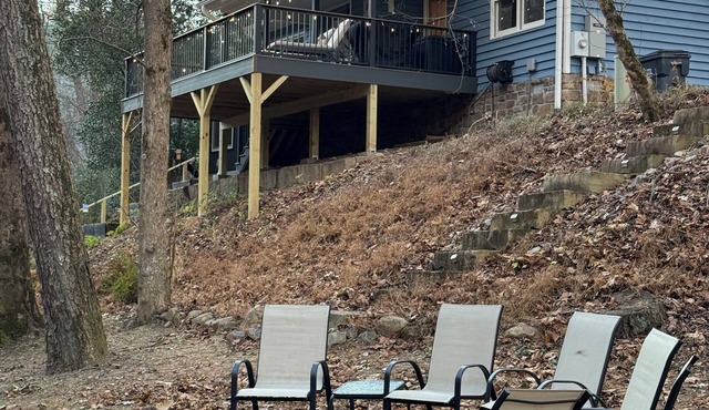 Cozy cottage on the river and minutes from Dahlonega.