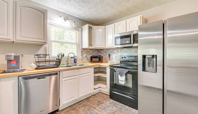 Cozy Douglasville Home: Close to Parks & Shopping