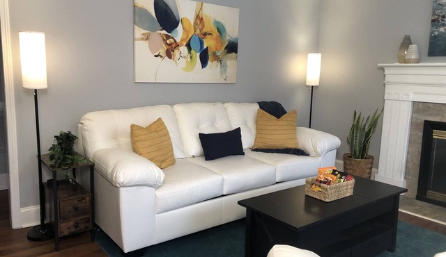 Cozy Farmhouse near Atlanta's Airport!