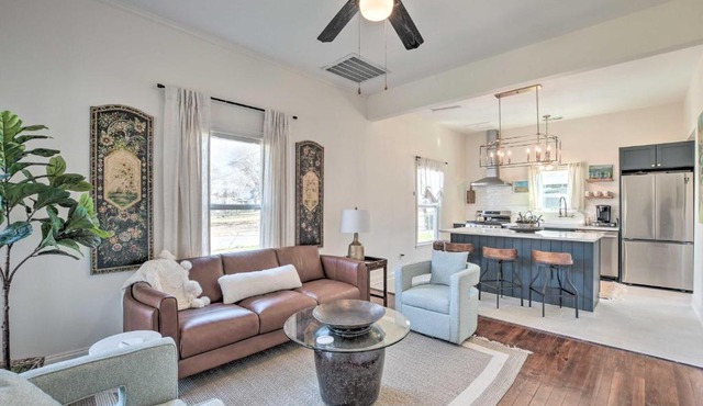 Cozy Home in Historic Area ~ 2 Mi to Main St!