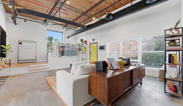 Cozy industrial loft with rooftop close to MAJOR INTERNATIONAL SPORTING EVENT