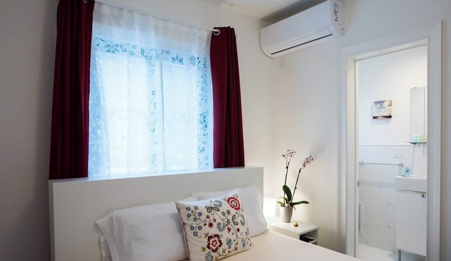 Cozy studio with Free Laundry, WiFi and AC in awesome Queens
