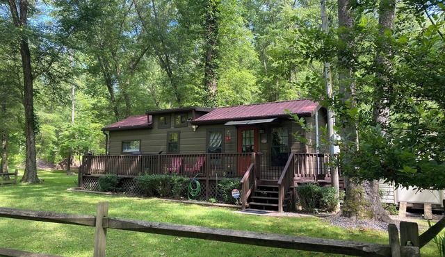 Cozy Tiny Cabin in Murphy NC.