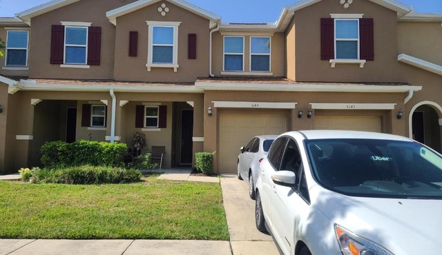 Cozy Townhouse Near Disney - Compass Bay