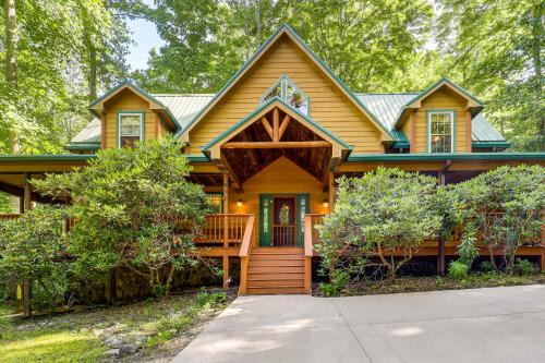 Creekside Mountain Cabin in Rural Dark-Sky Country