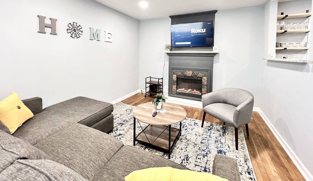 Cute Little 4Br/2bath Farmhouse - Corp Housing welcome!