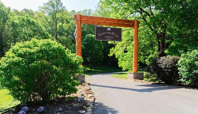 Dancing Bear Lodge