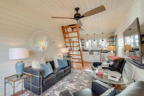 Dock & Serene Views, Lakefront Home in Chappells