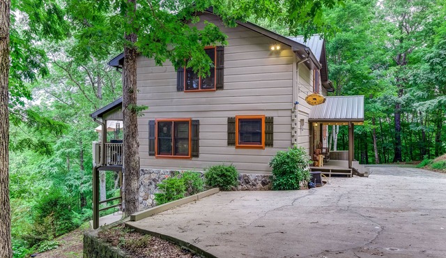 Dog-friendly countryside home with private hot tub & game room - near wineries