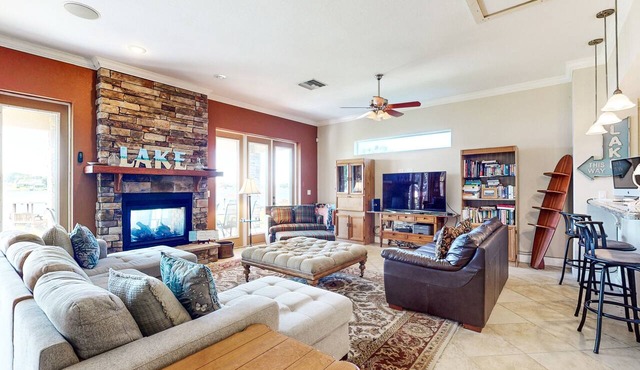 Dog-Friendly Lakefront Home with Private Dock & Beach - Snowbirds Welcome